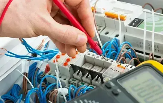 Professional electrician in Coulsdon